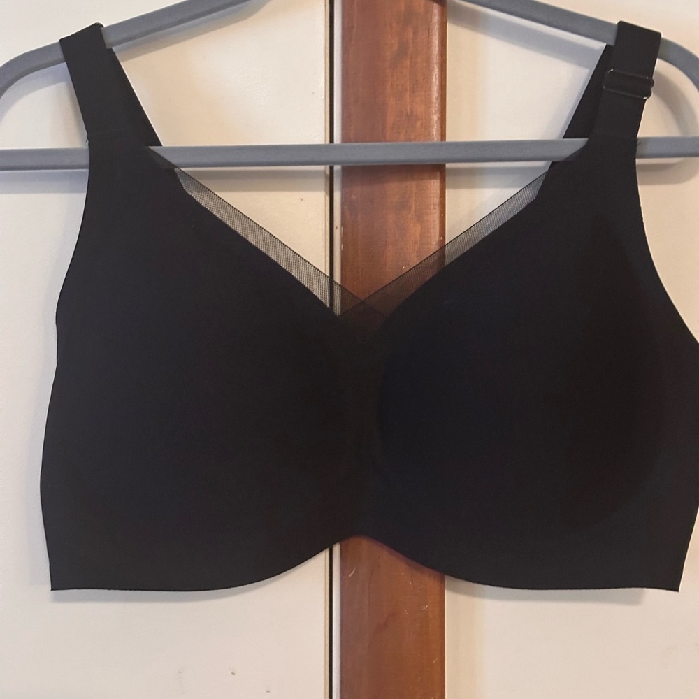 Sleek Black Women's Bra - Picture 4 of 11